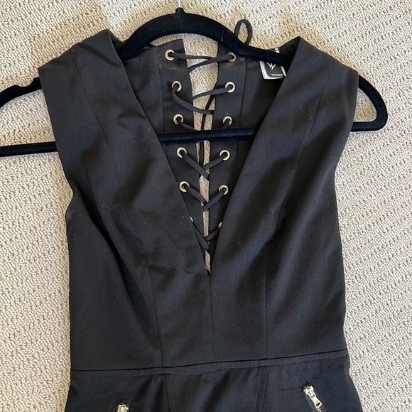Small black Windsor dress - Picture 2 of 4